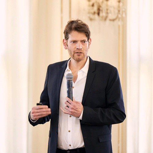 Jorge Sanguino, Alexandra Meffert, Gründerin der Düsseldorfer Galerie wildpalms